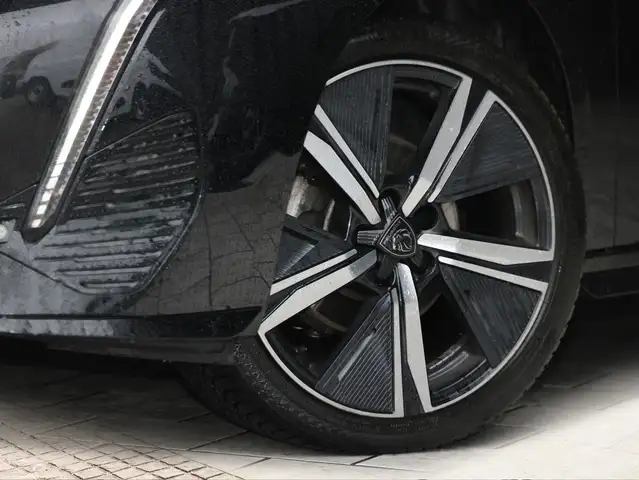 Peugeot 308 view 5