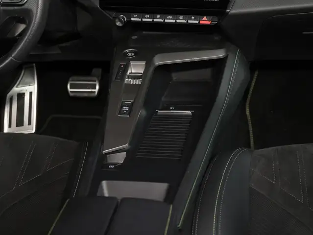 Peugeot 308 view 9