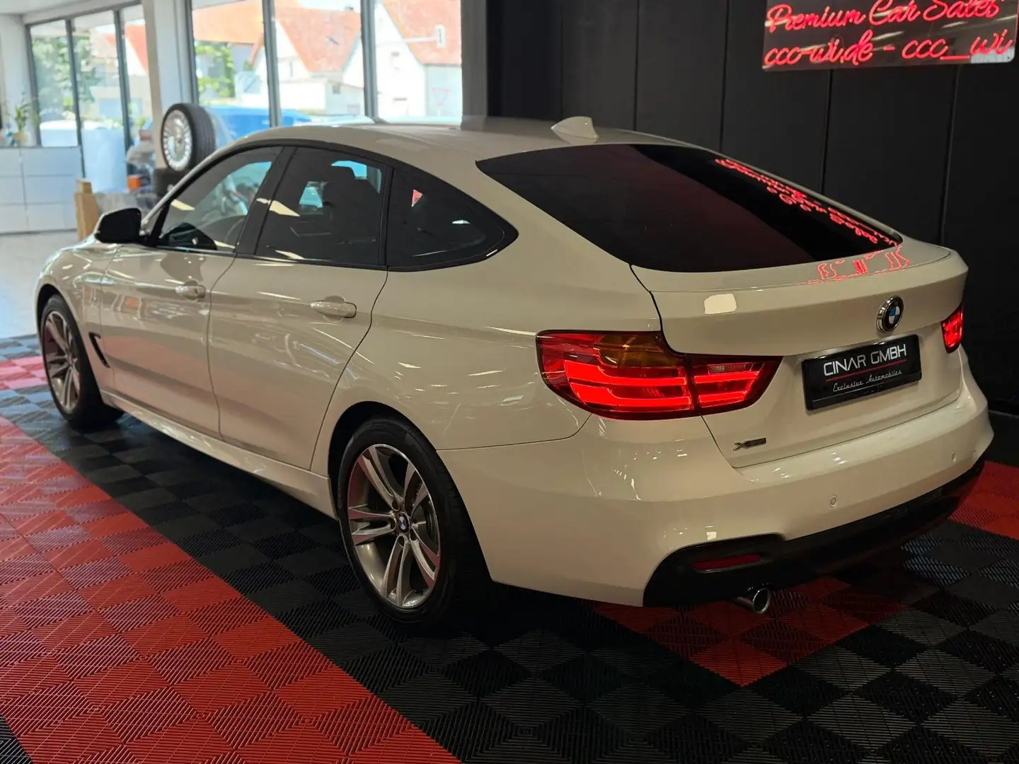 BMW 320 320 d Gran Turismo xDrive *M-SPORT* (NAVI/XENON/ Blanc - 2