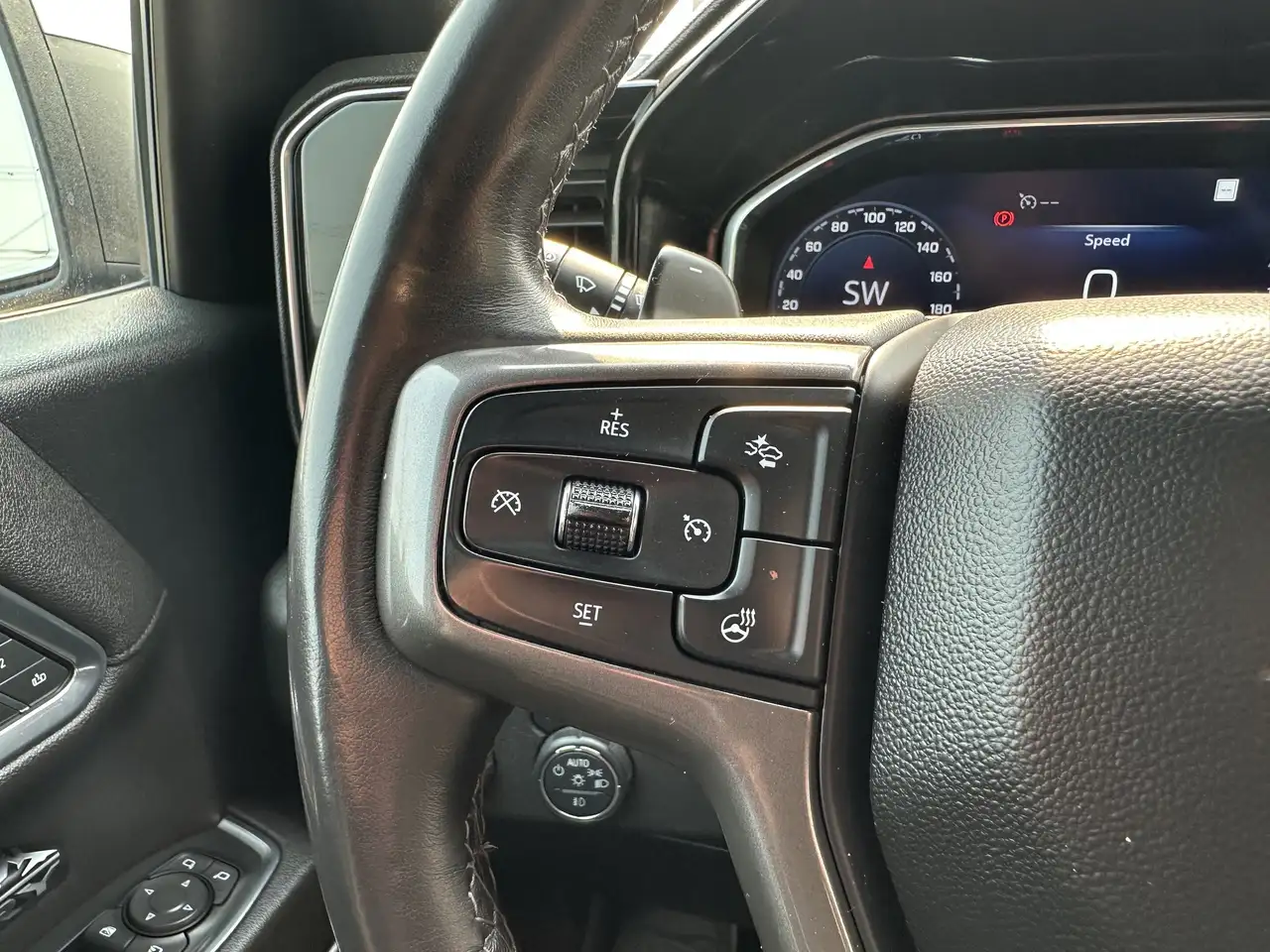 Chevrolet Silverado 1500 снимка Chevrolet Silverado 1500
