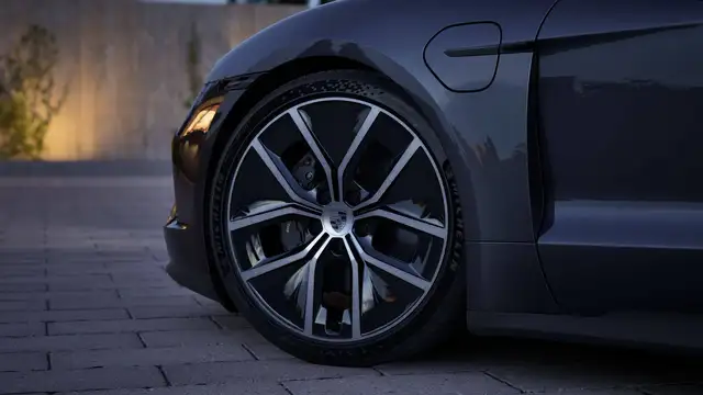 Porsche Taycan view 25