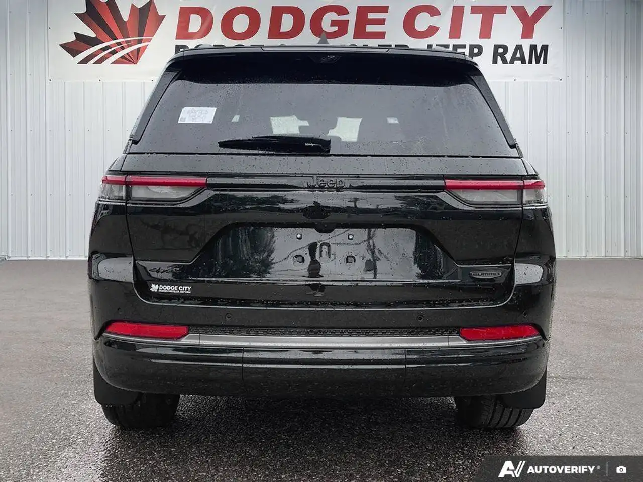 Jeep Grand Cherokee photo Jeep Grand Cherokee