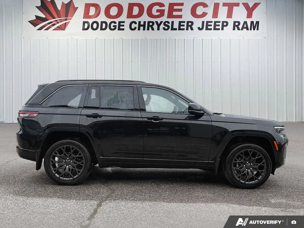 Jeep Grand Cherokee photo Jeep Grand Cherokee