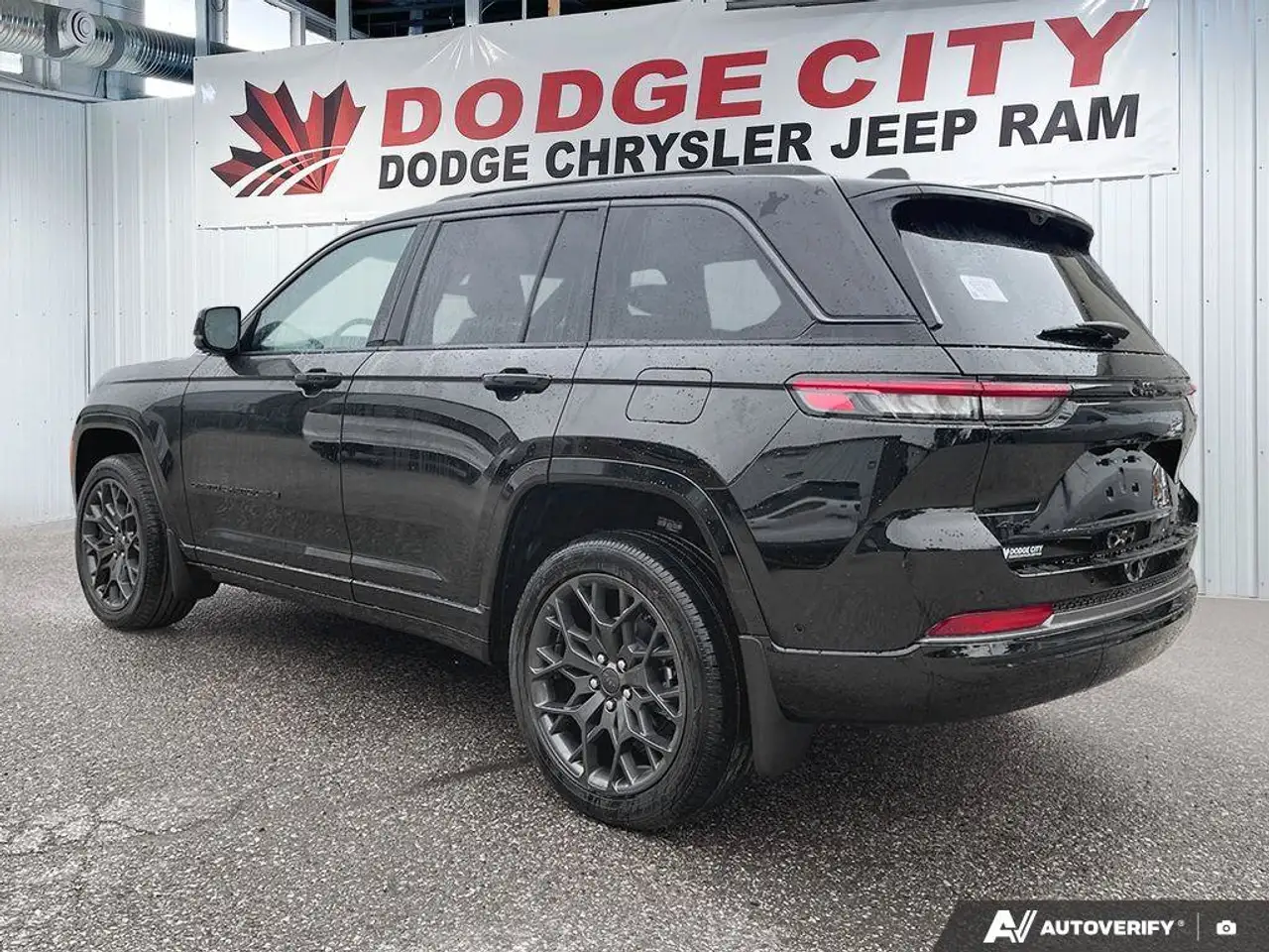 Jeep Grand Cherokee photo Jeep Grand Cherokee