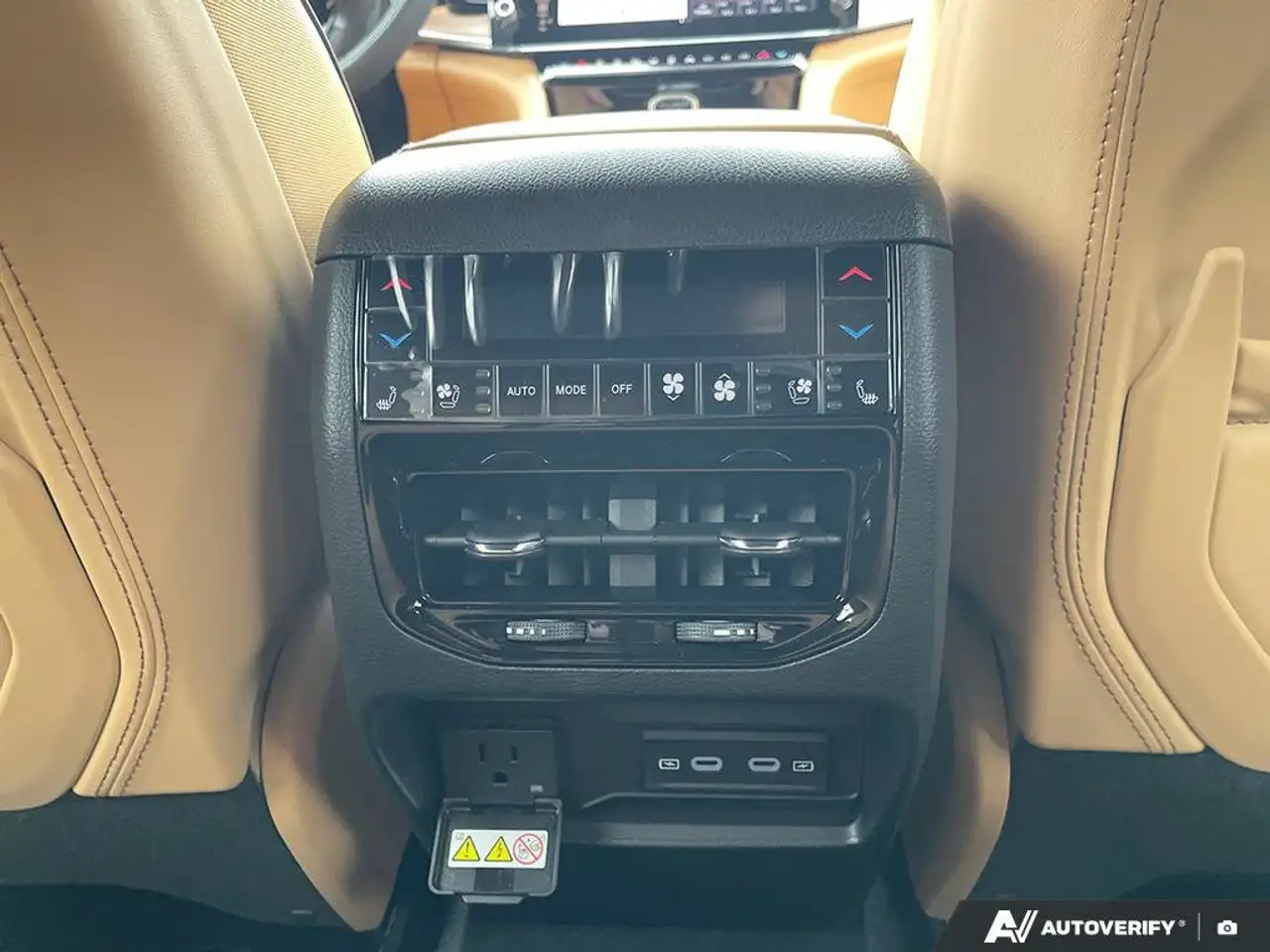 Jeep Grand Cherokee photo Jeep Grand Cherokee