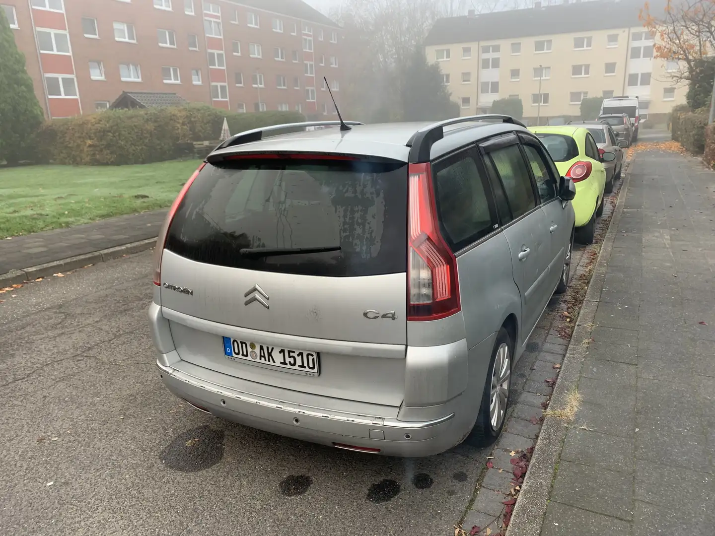 Citroen Grand C4 Picasso 2.0 HDi FAP 7-Sitzer ESG6 Confort - 2