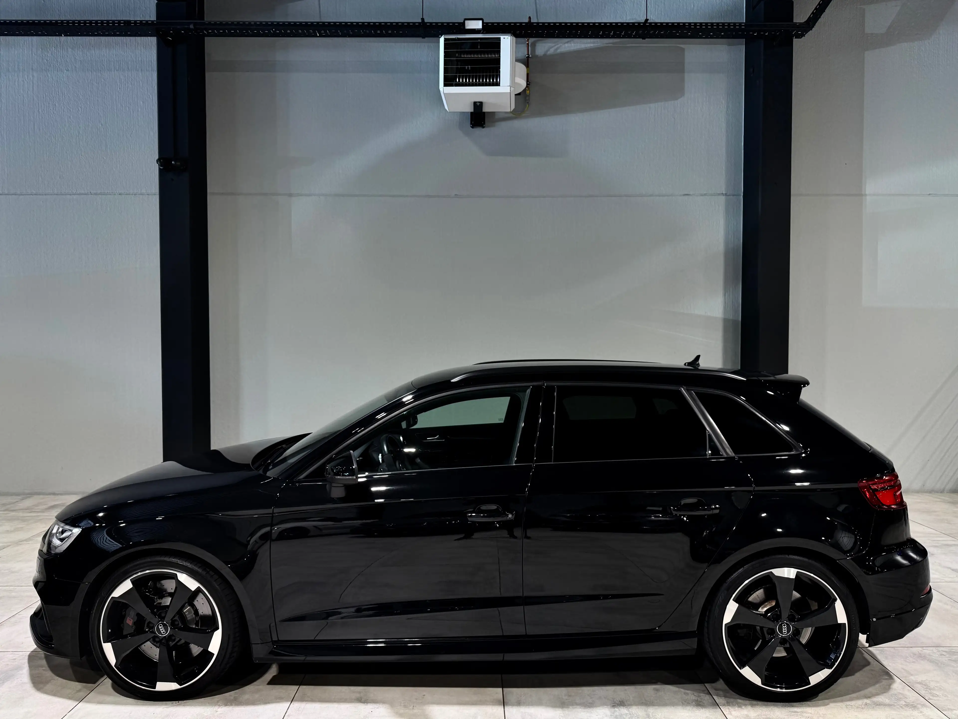 Audi RS3 2.5 TFSi 400CV SHADOW LiNE QUATTRO ViRTUAL COCKPiT CUiR NAVi JA19"+ — photo 5
