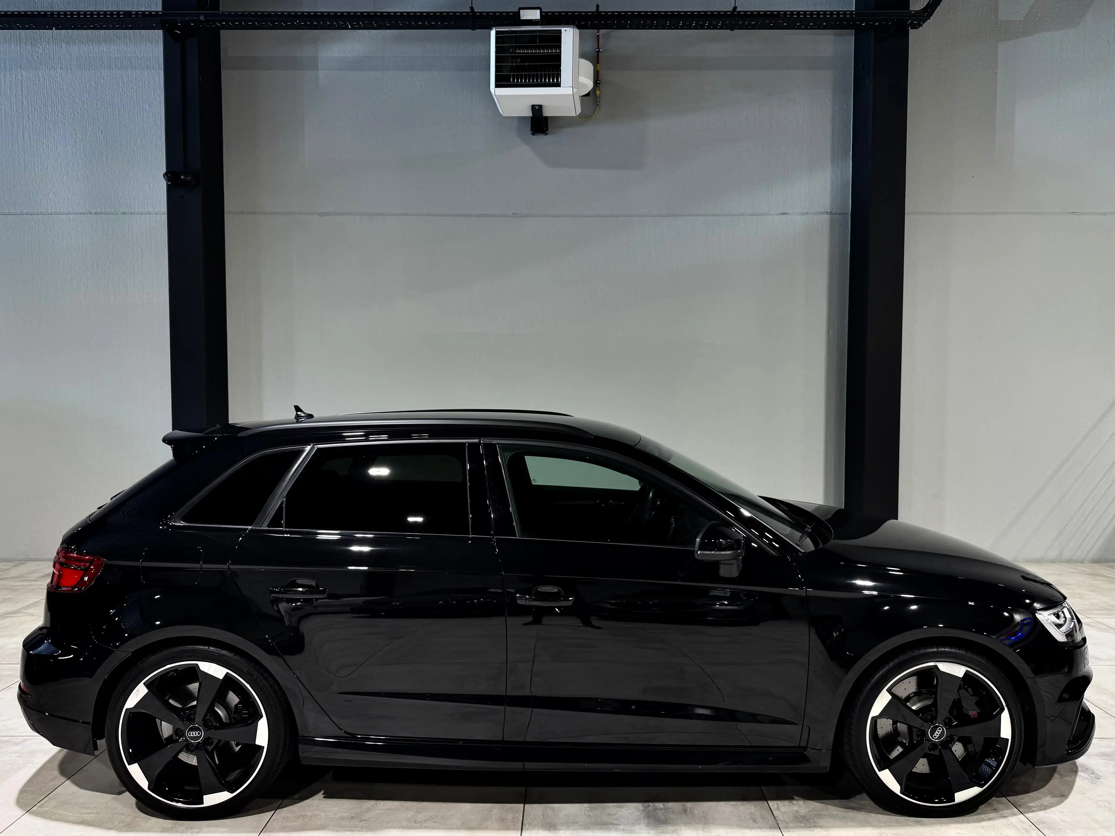 Audi RS3 2.5 TFSi 400CV SHADOW LiNE QUATTRO ViRTUAL COCKPiT CUiR NAVi JA19"+ — photo 7