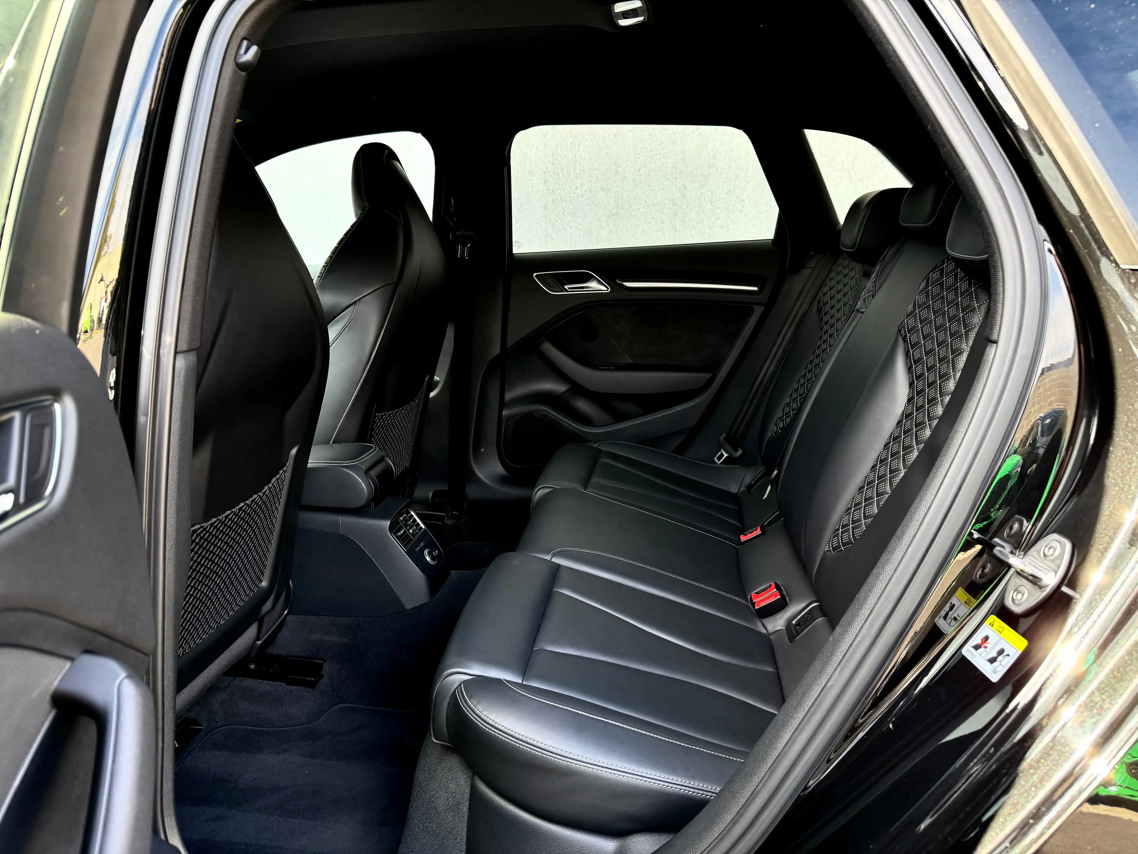 Audi RS3 2.5 TFSi 400CV SHADOW LiNE QUATTRO ViRTUAL COCKPiT CUiR NAVi JA19"+ — photo 15