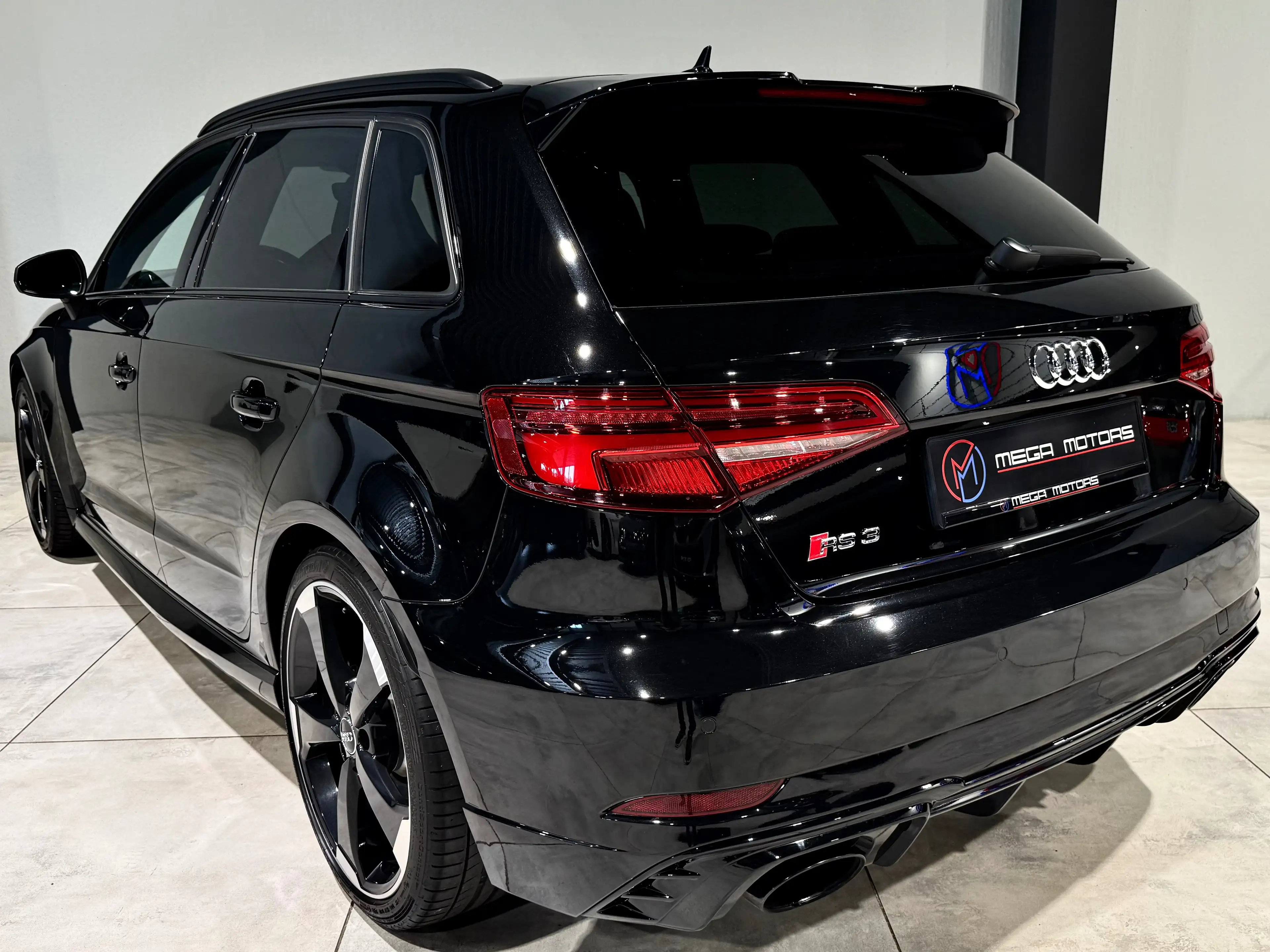 Audi RS3 2.5 TFSi 400CV SHADOW LiNE QUATTRO ViRTUAL COCKPiT CUiR NAVi JA19"+ — photo 2