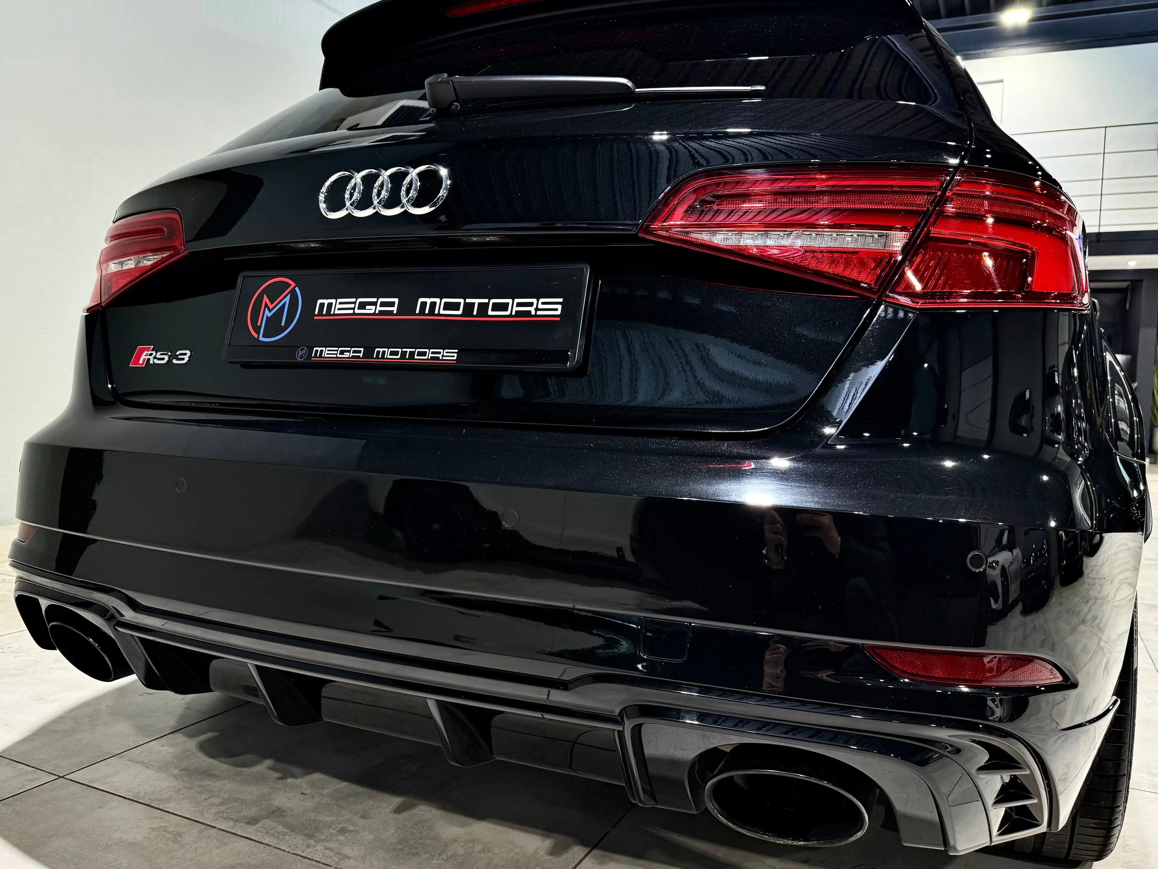 Audi RS3 2.5 TFSi 400CV SHADOW LiNE QUATTRO ViRTUAL COCKPiT CUiR NAVi JA19"+ — photo 8