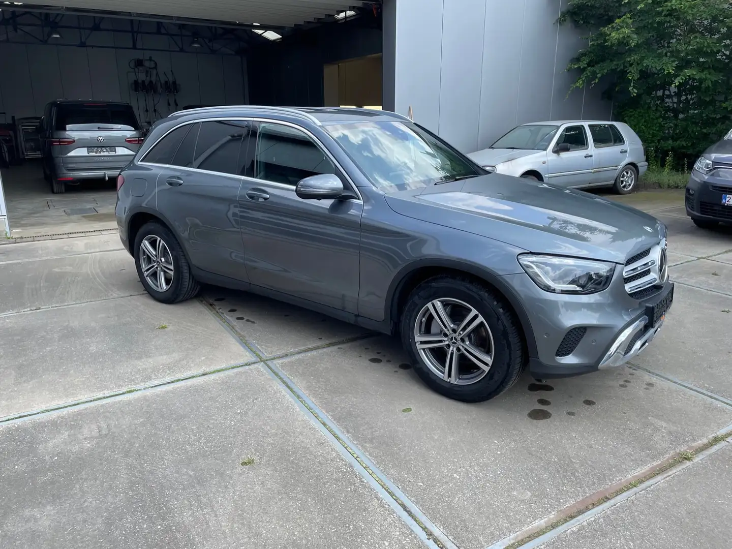 Mercedes-Benz GLC 220 d 4-Matic (EU6AP) Šedá - 2