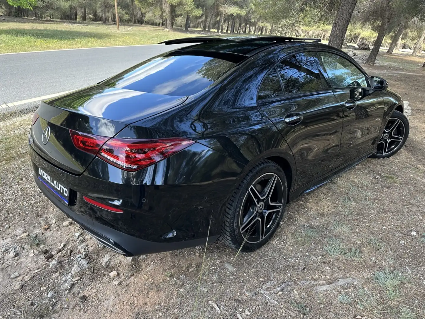 Mercedes-Benz CLA 200 7G-DCT Negro - 2