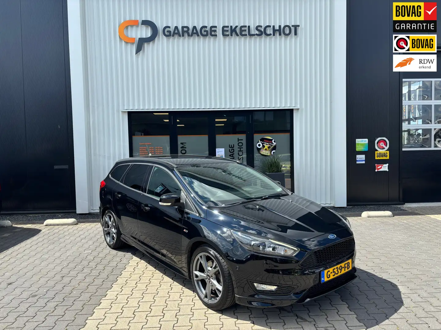 Ford Focus Wagon 1.5 ST-Line 150pk / Carplay Zwart - 1