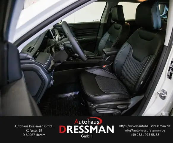 Jeep Compass view 11