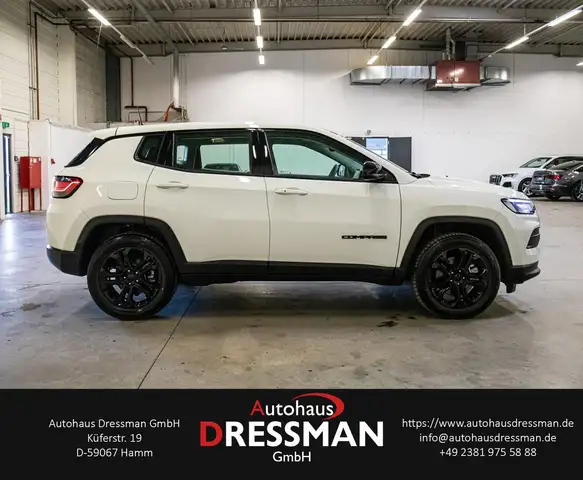 Jeep Compass view 4
