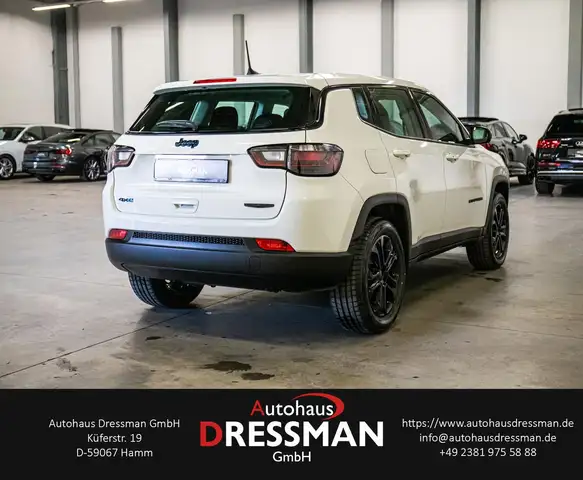 Jeep Compass view 5