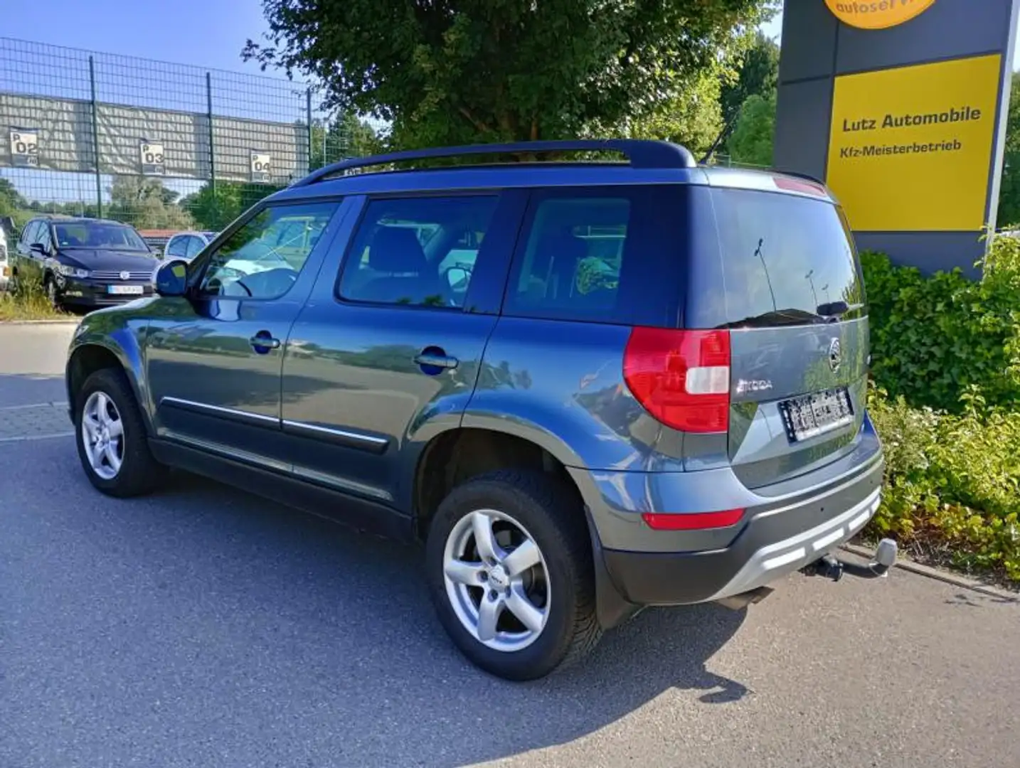 Skoda Yeti Ambition 4x4 Diesel Grijs - 2
