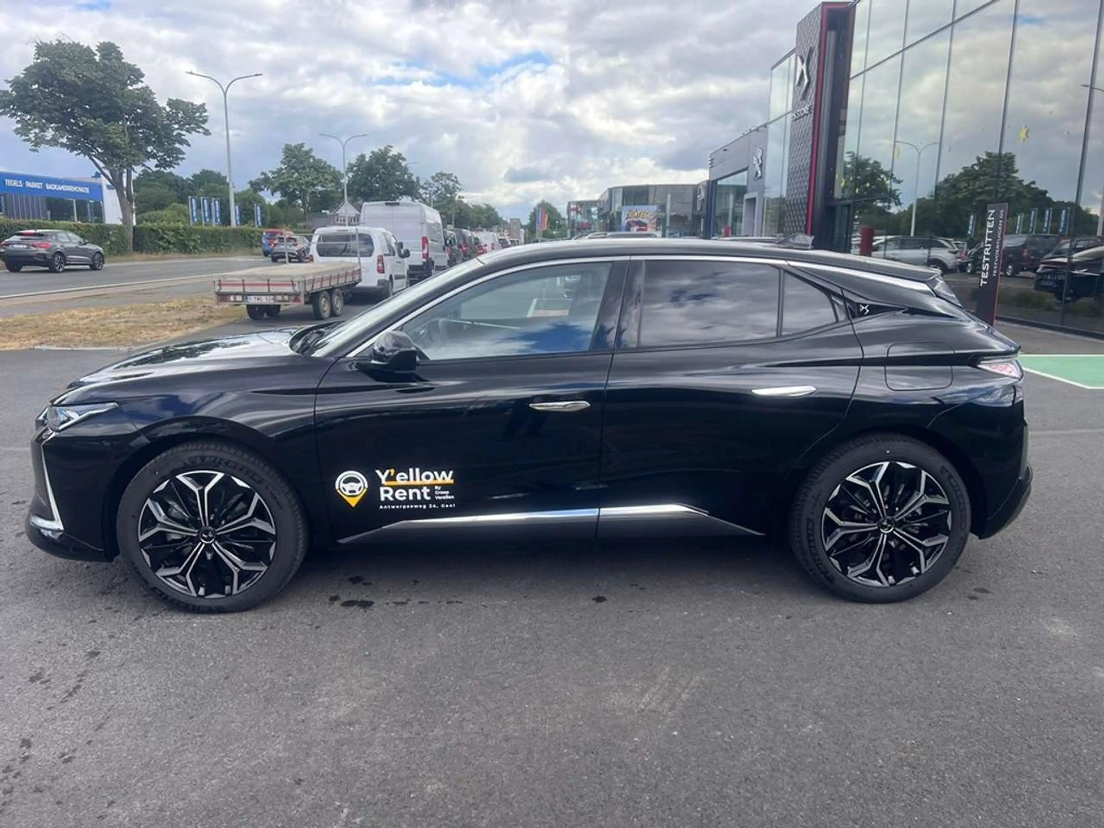 DS Automobiles DS 4 RIVOLI E-TENSE 225 — photo 8