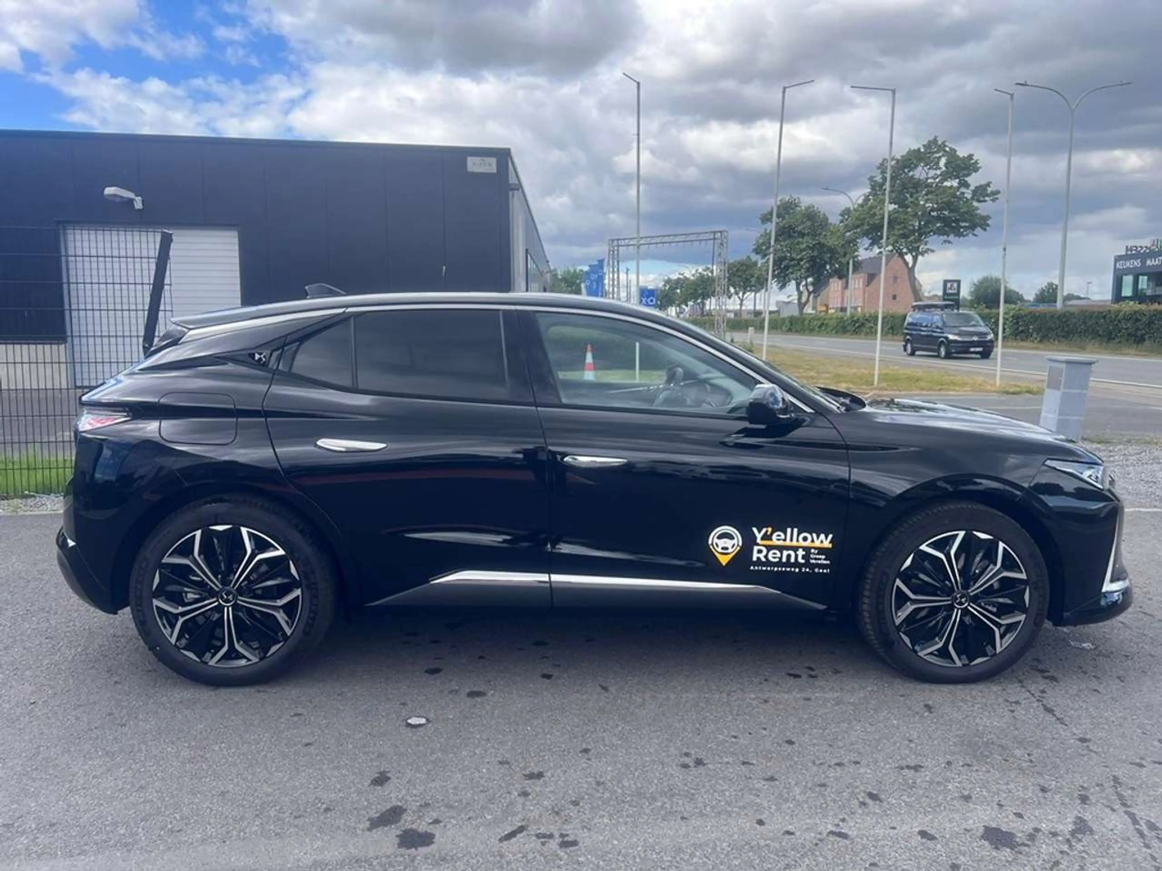 DS Automobiles DS 4 RIVOLI E-TENSE 225 — photo 4
