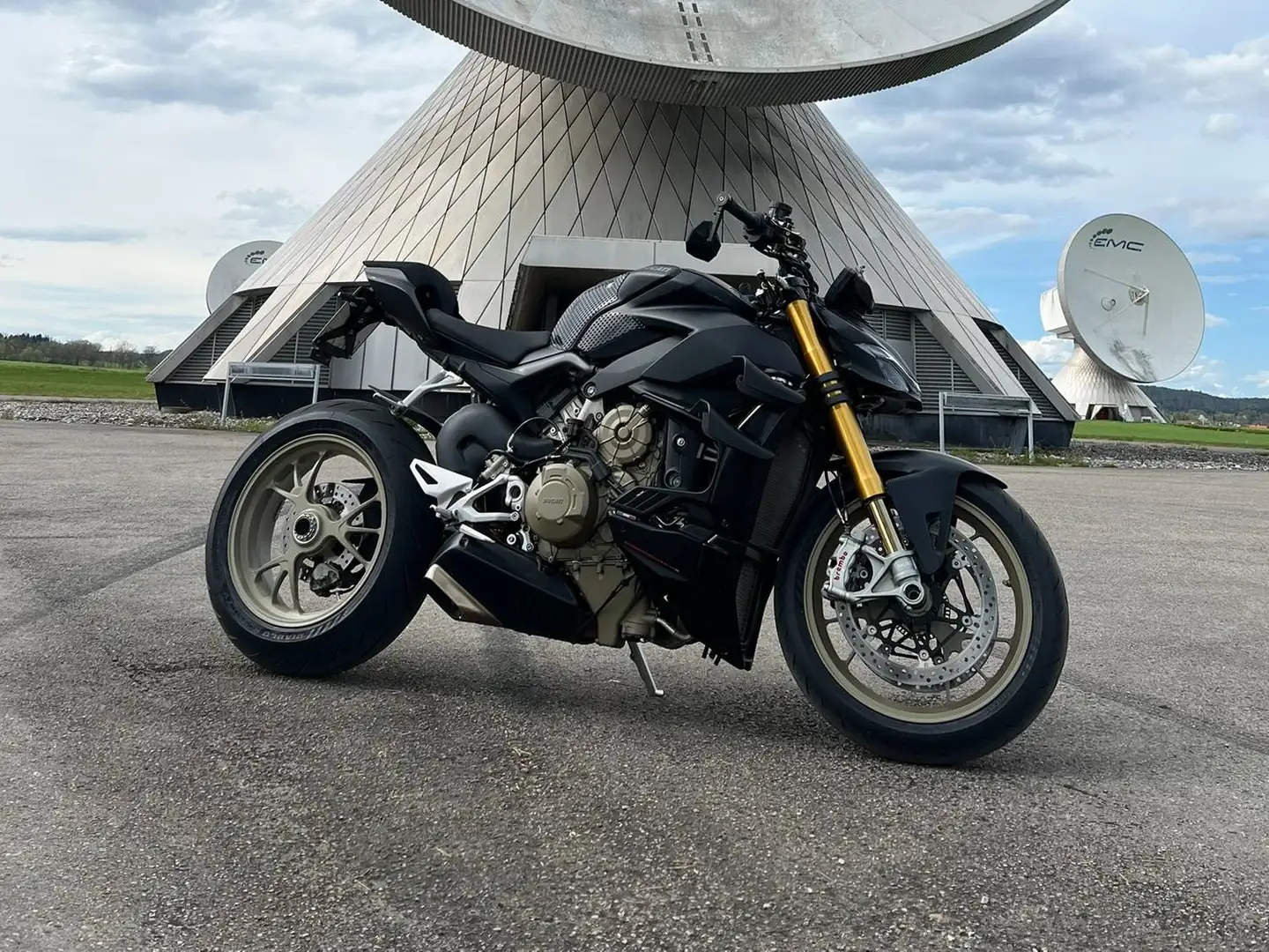 Ducati Streetfighter V4S - Dark Stealth Schwarz - 1