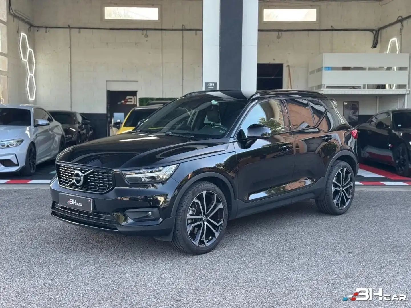 Volvo XC40 2.0 D4 190 R-DESIGN AWD GEARTRONIC BVA Noir - 1