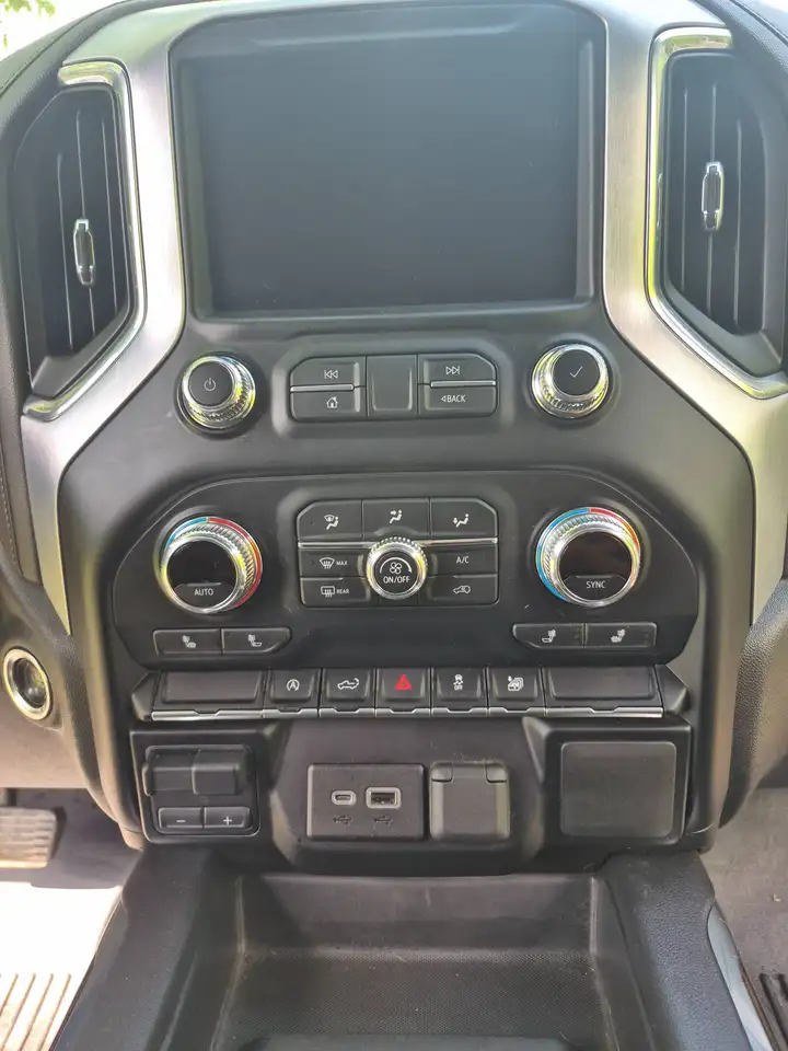 GMC Sierra 1500 снимка GMC Sierra 1500