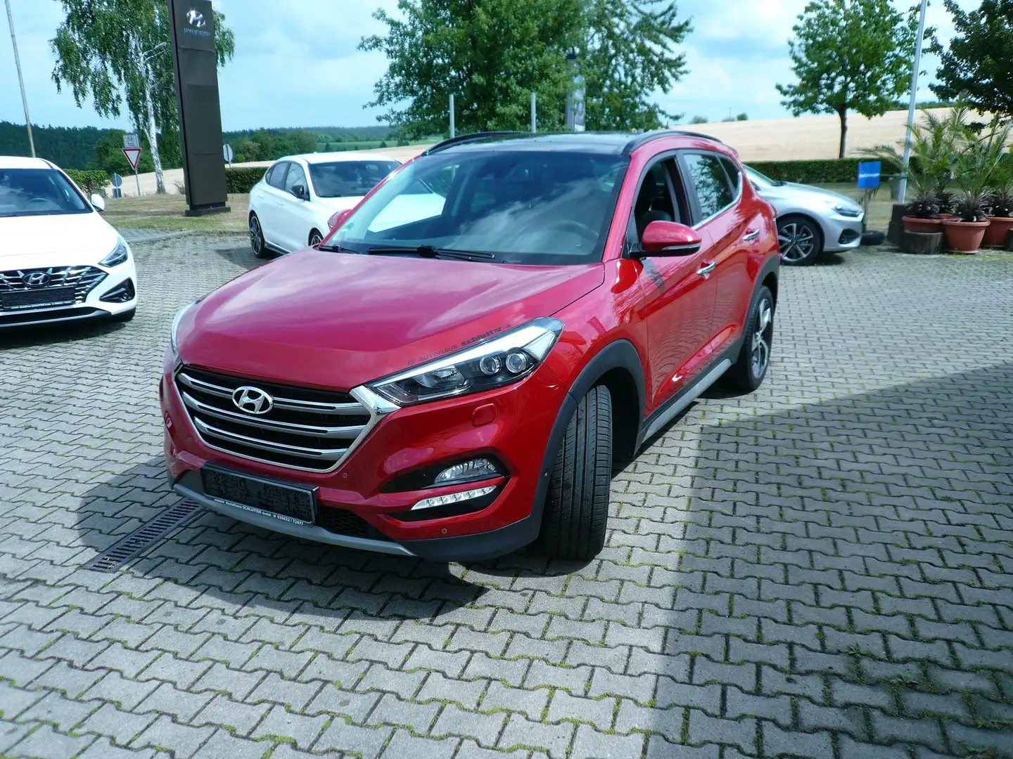 Hyundai TUCSON 2.0 CRDi 4WD Automatik Premium AHK-abnehmbar Rot - 1