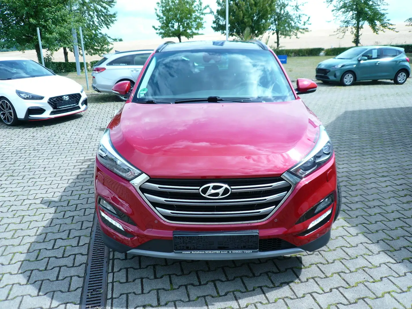 Hyundai TUCSON 2.0 CRDi 4WD Automatik Premium AHK-abnehmbar Rot - 2