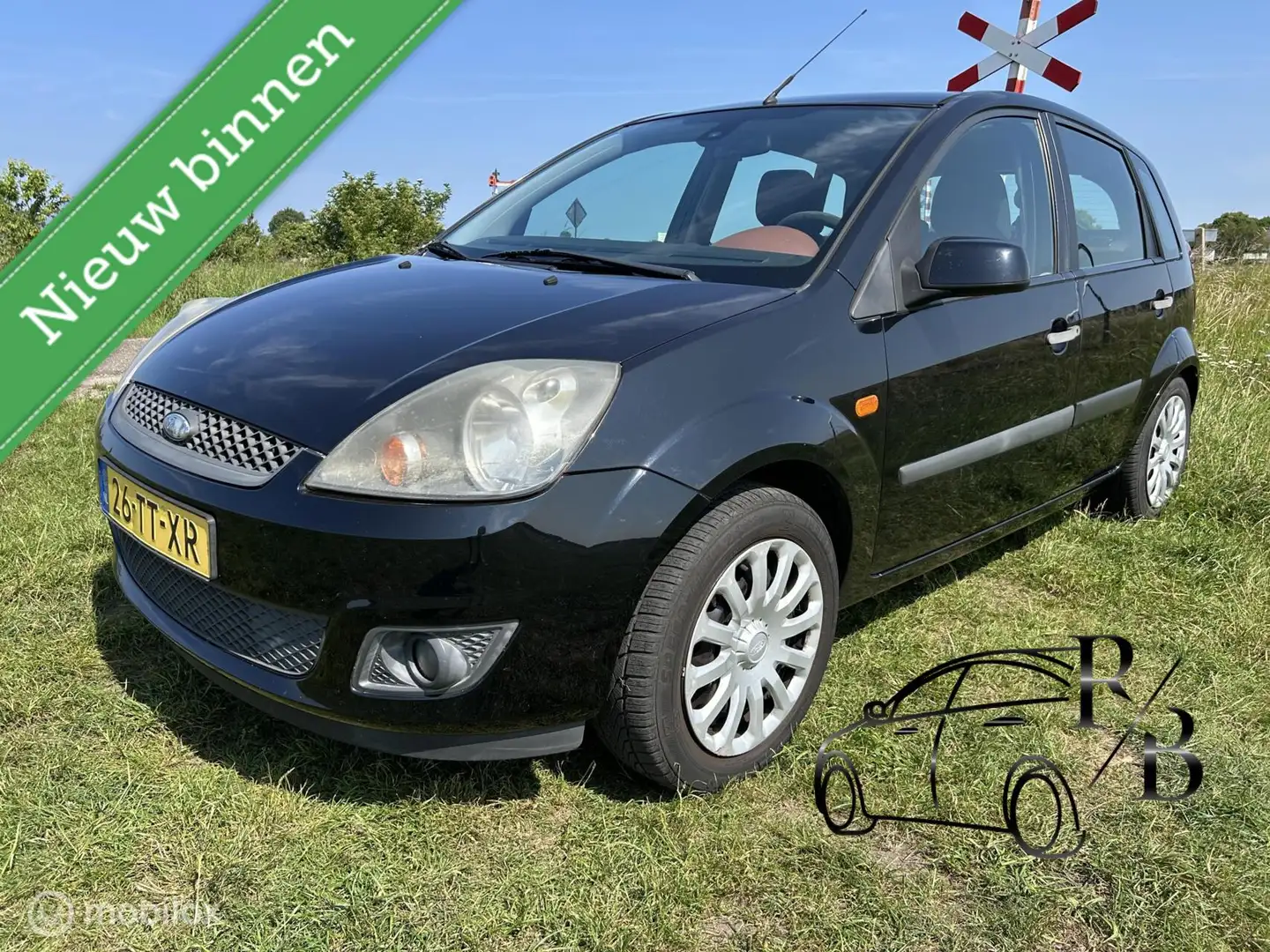 Ford Fiesta 1.3-8V Futura AIRCO NIEUWE APK Nero - 1