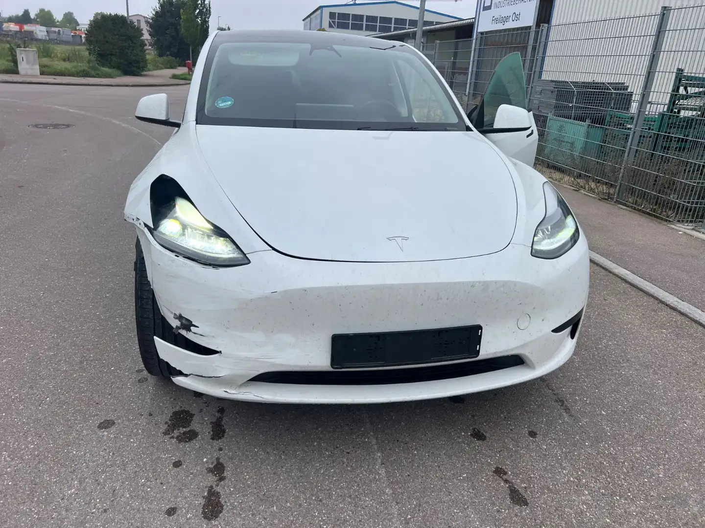 Tesla Model Y BRWD Blanc - 1