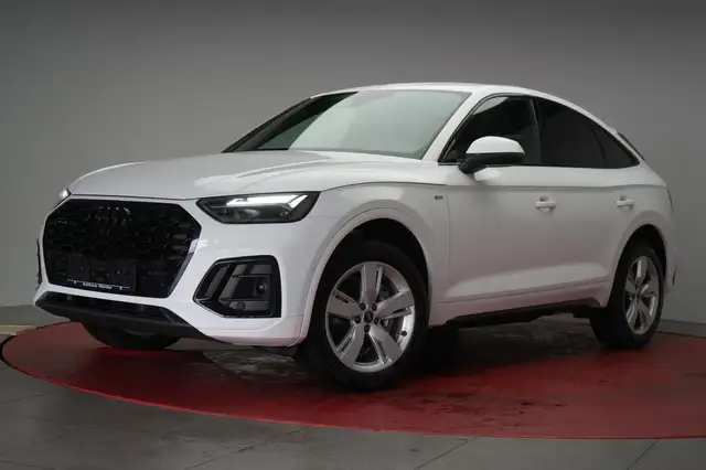 Audi Q5 view 2