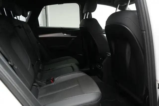 Audi Q5 view 7
