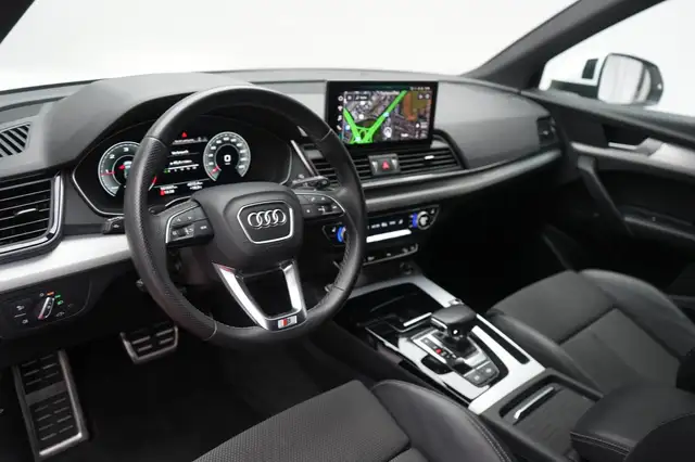 Audi Q5 view 9