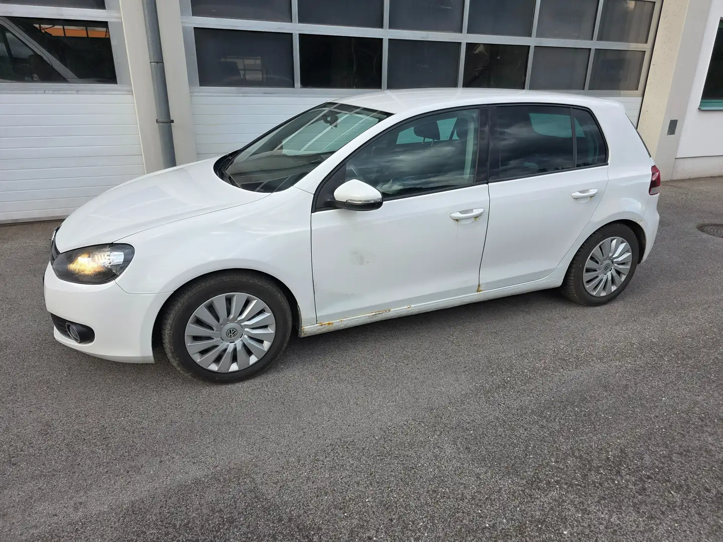 Volkswagen Golf Golf Trendline 2,0 4MOTION TDI DPF Trendline Weiß - 1