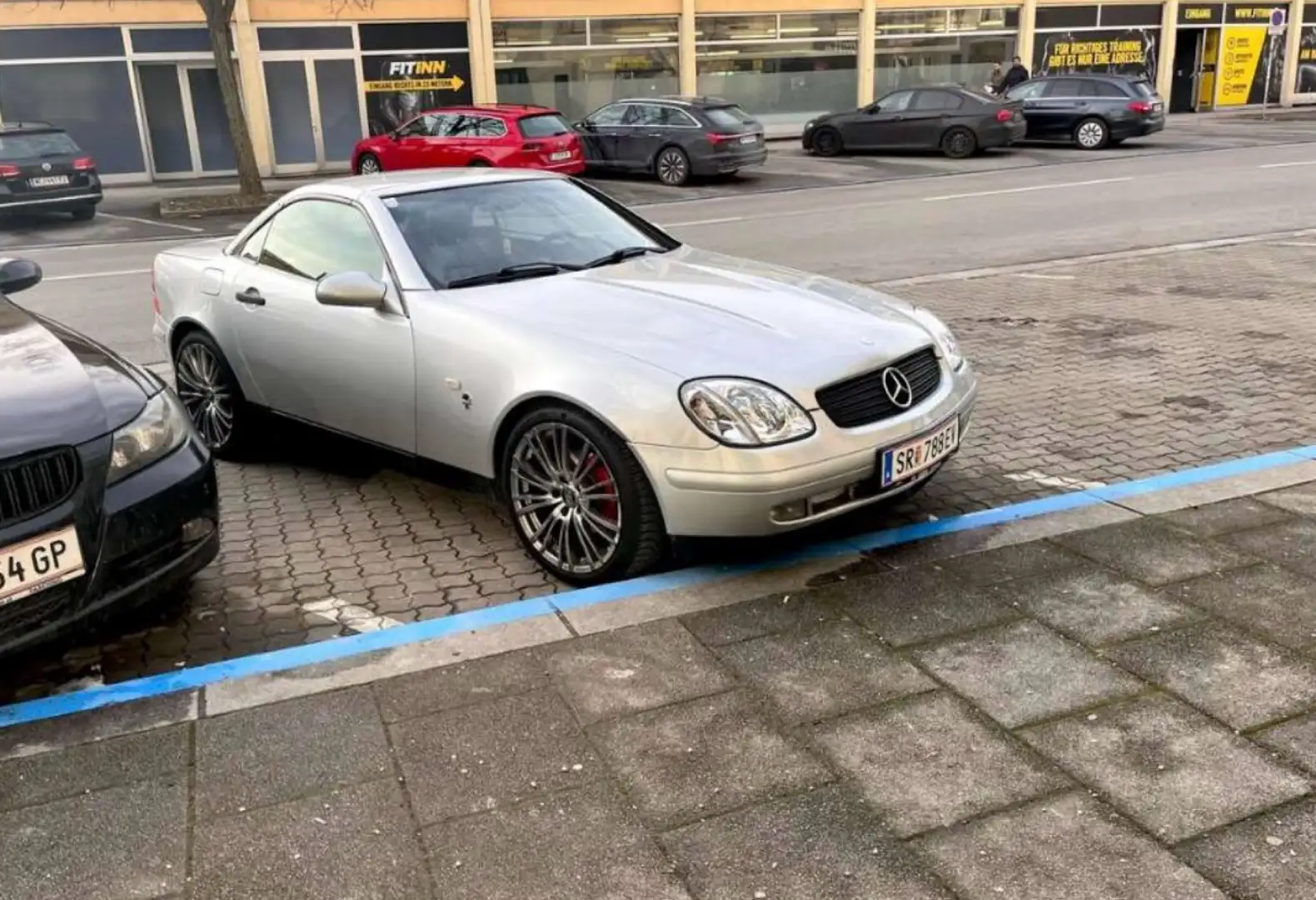 Mercedes-Benz SLK Mercedes-Benz SLK Klasse 2.0 Cabrio/Roadster Срібний - 2