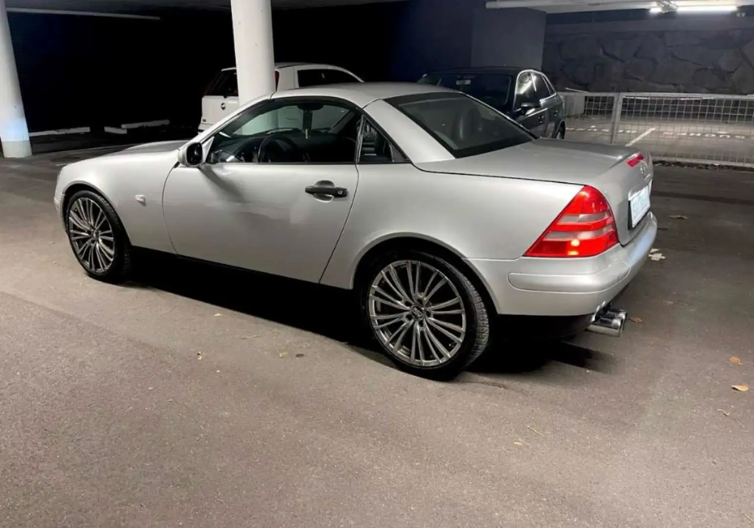 Mercedes-Benz SLK Mercedes-Benz SLK Klasse 2.0 Cabrio/Roadster Срібний - 1