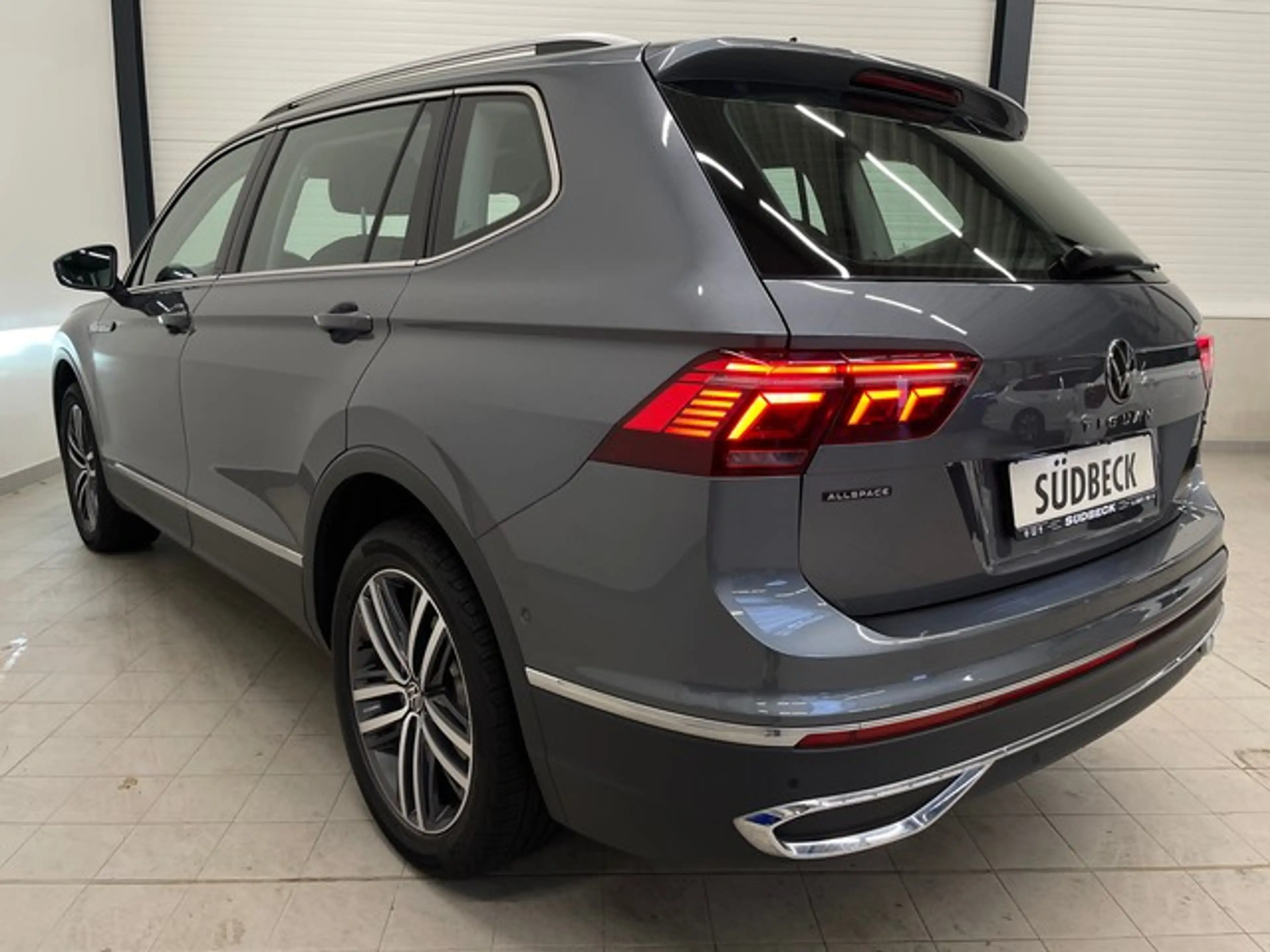 Volkswagen Tiguan Allspace 2.0TDI Elegance 4Motion NAVI+APP+ACC+LANE+KAMER... — photo 6