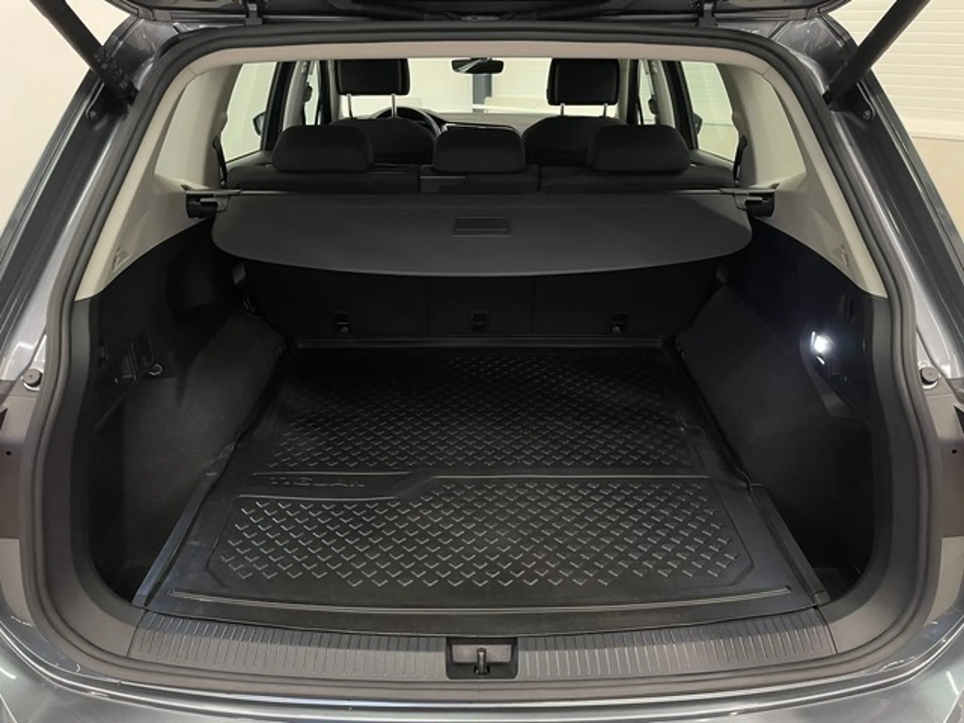 Volkswagen Tiguan Allspace 2.0TDI Elegance 4Motion NAVI+APP+ACC+LANE+KAMER... — photo 7
