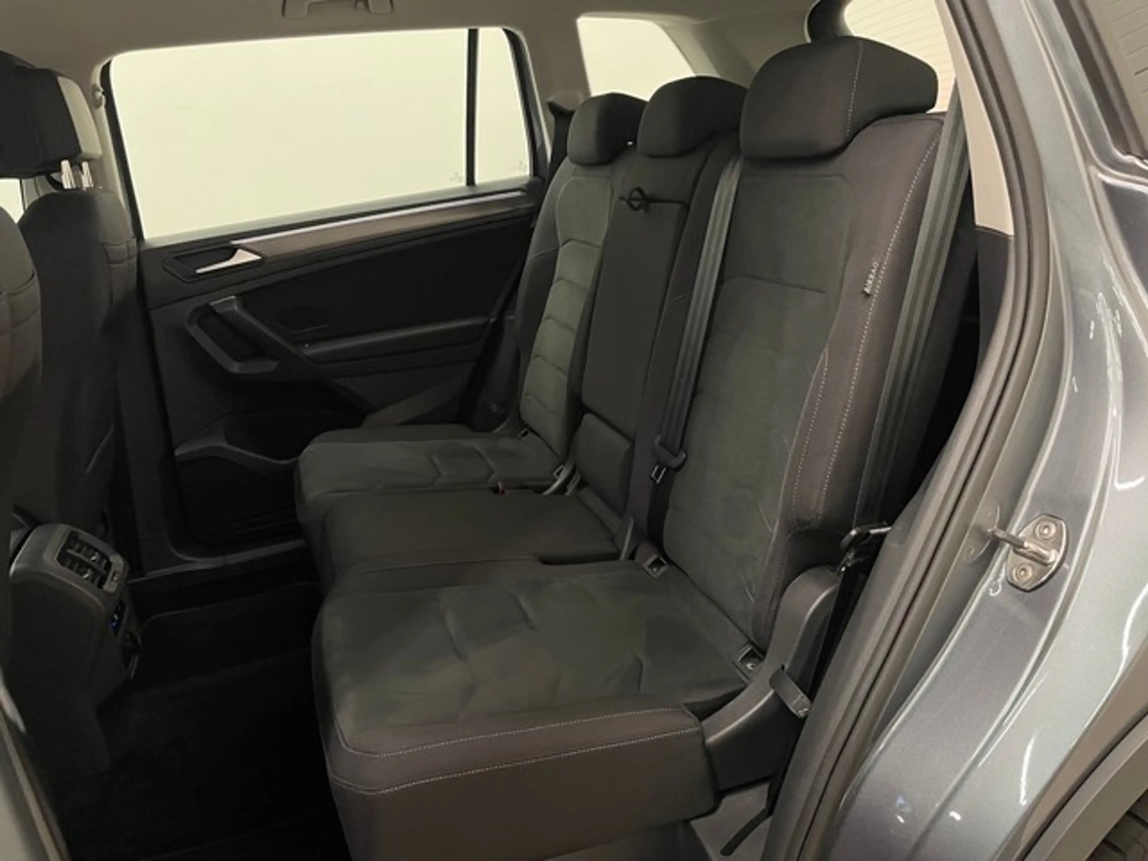 Volkswagen Tiguan Allspace 2.0TDI Elegance 4Motion NAVI+APP+ACC+LANE+KAMER... — photo 10