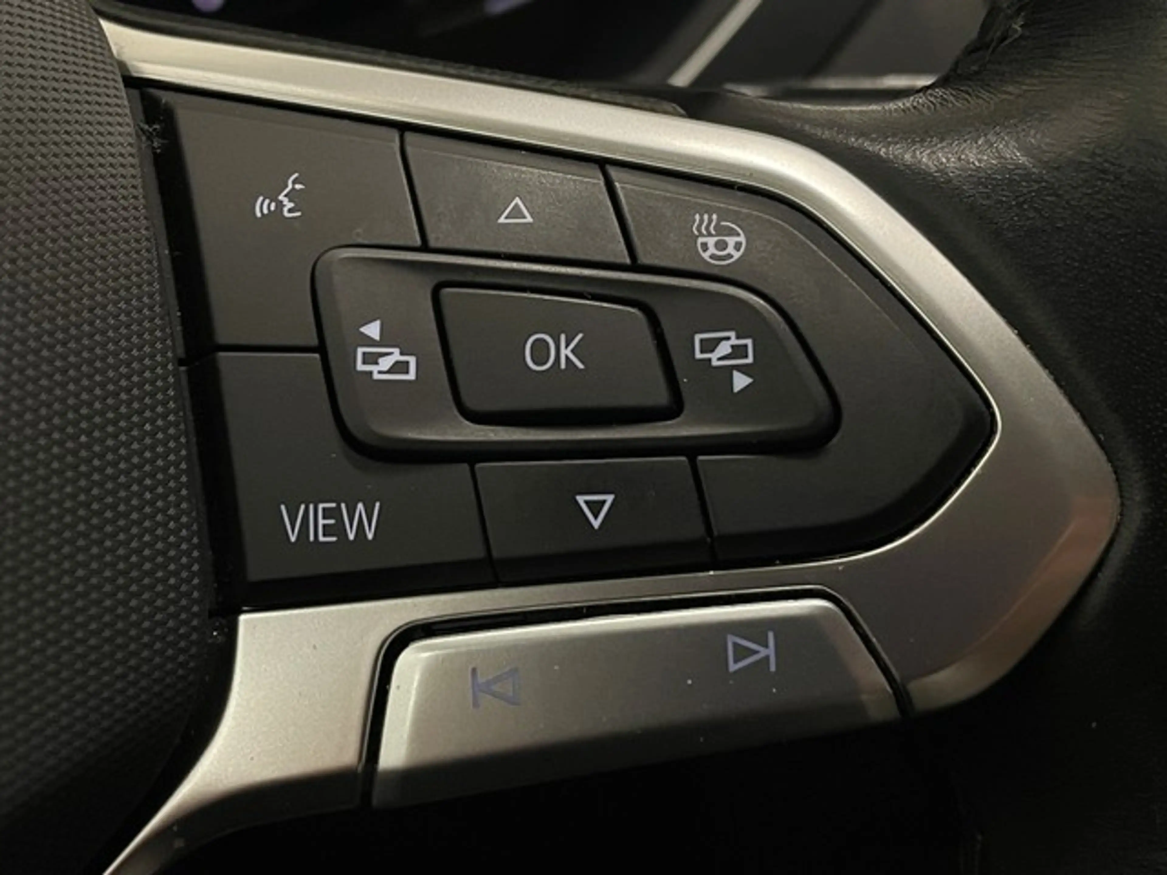 Volkswagen Tiguan Allspace 2.0TDI Elegance 4Motion NAVI+APP+ACC+LANE+KAMER... — photo 14