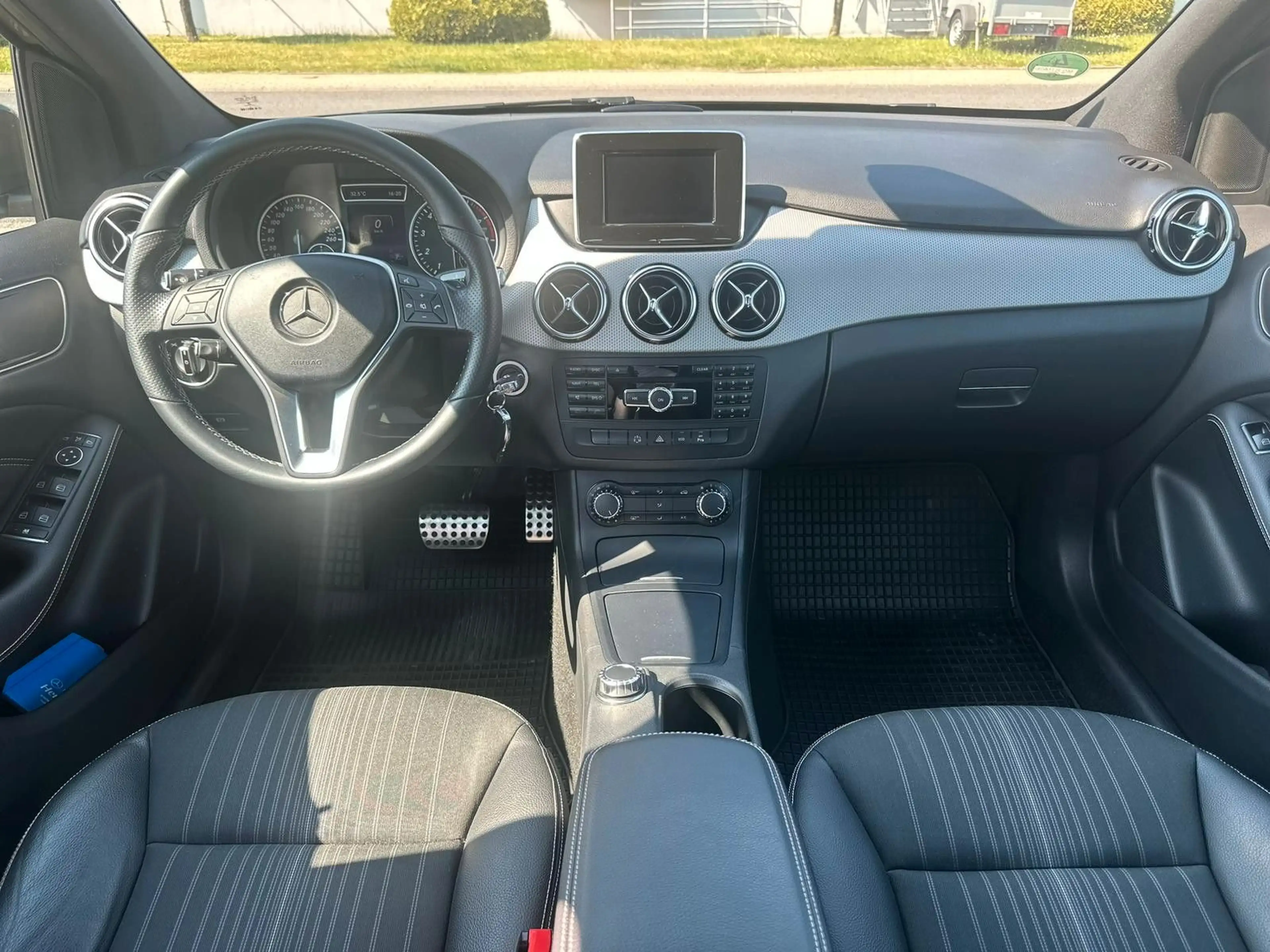 Mercedes-Benz B 250 *2.HAND* HU 07.2027 — photo 10