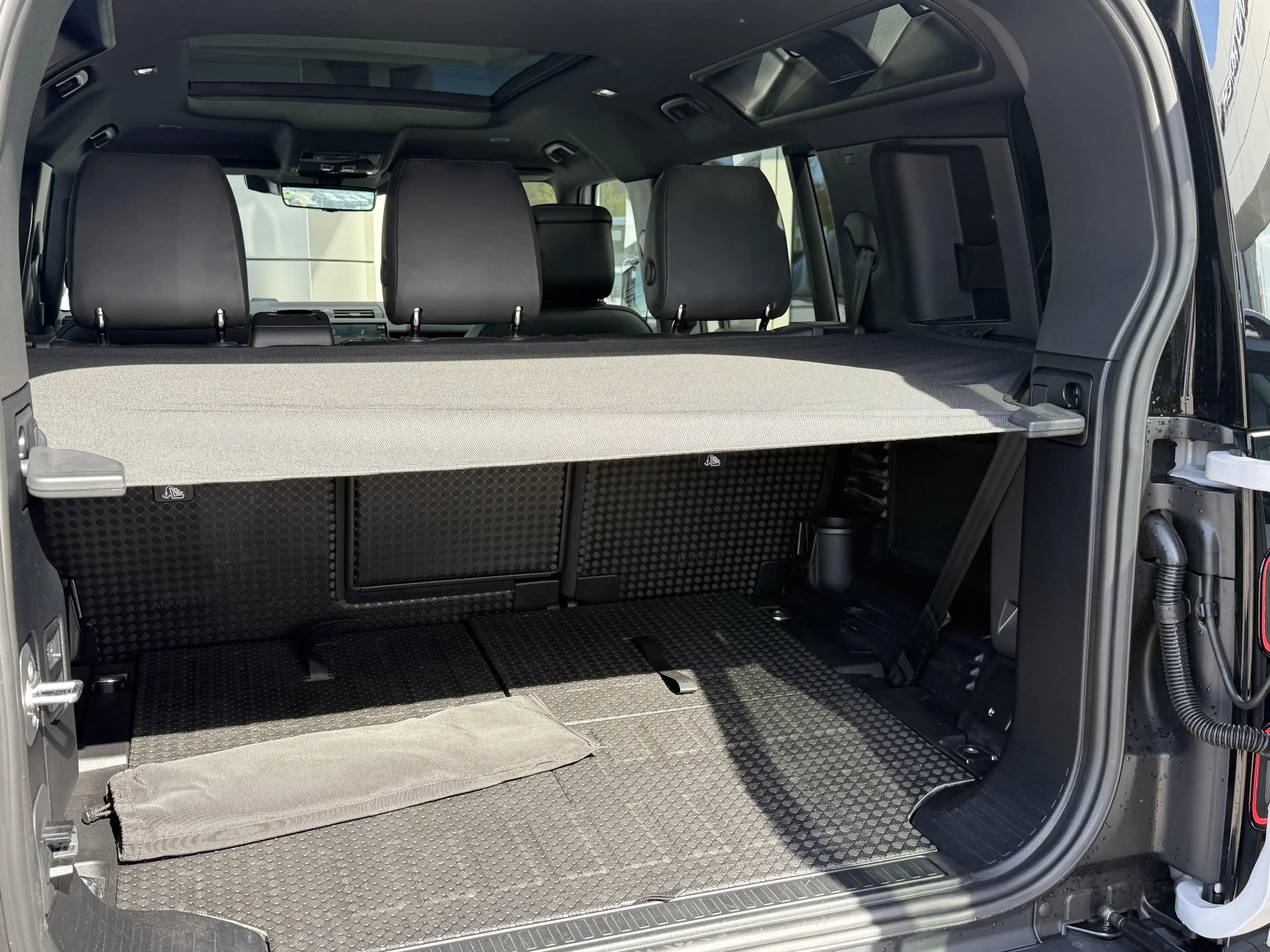 Land Rover Defender D350 X-Dynamic HSE // 7 Zit // PPF — photo 10