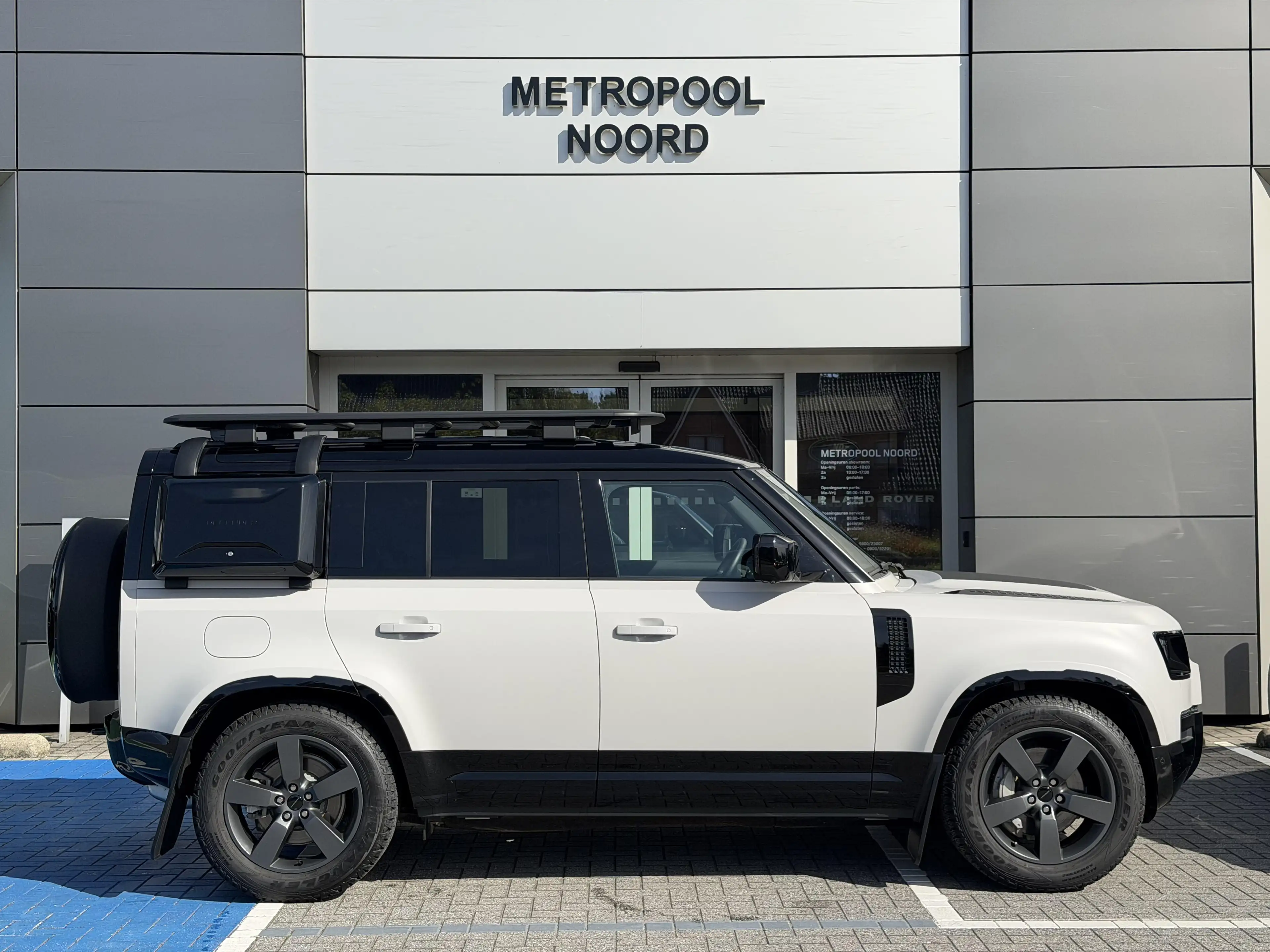 Land Rover Defender D350 X-Dynamic HSE // 7 Zit // PPF — photo 3