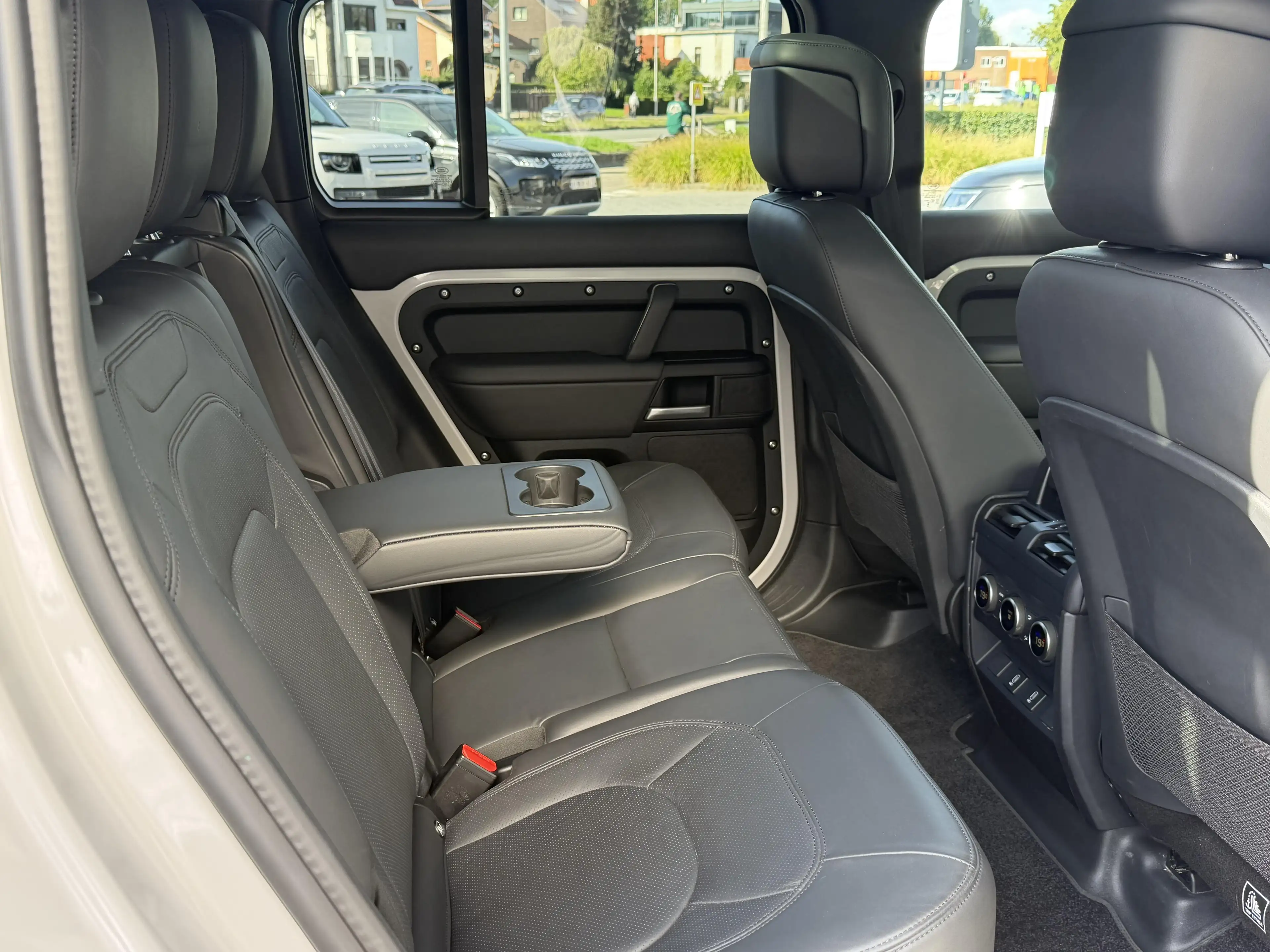 Land Rover Defender D350 X-Dynamic HSE // 7 Zit // PPF — photo 9