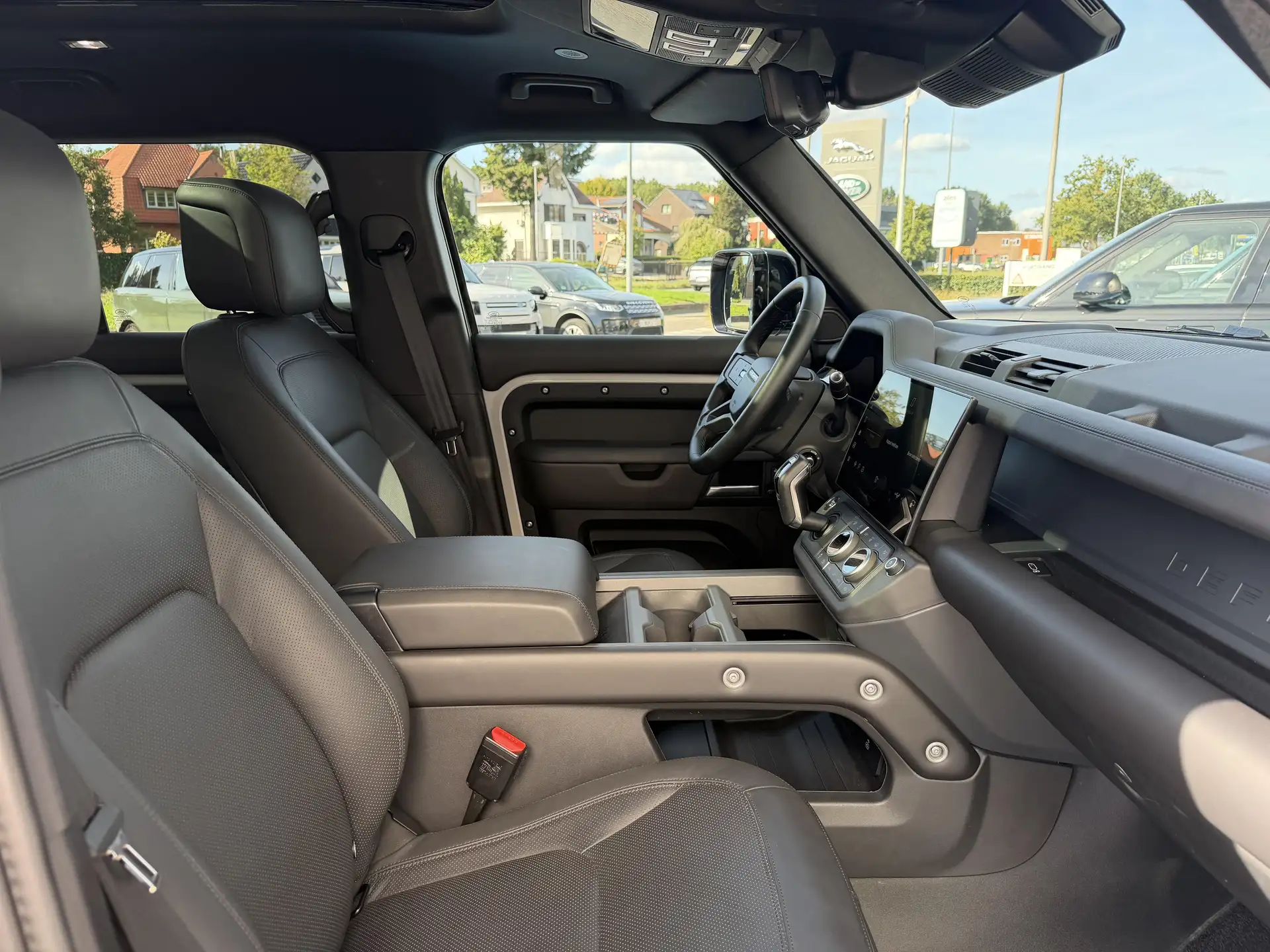 Land Rover Defender D350 2025 화이트 사진 8