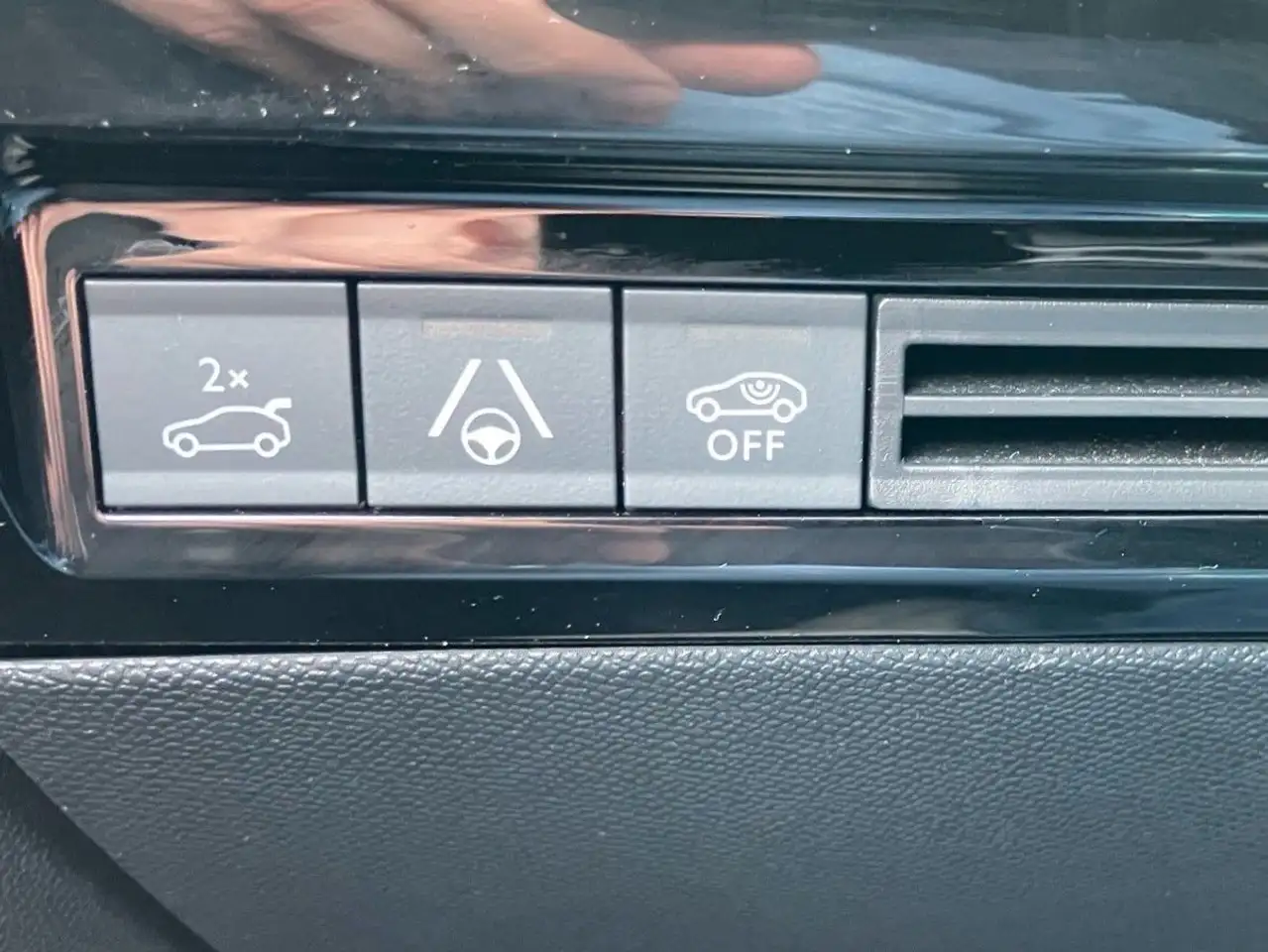 Peugeot 508 1.5 BlueHDi 130 SW Allure LED+Navi+SHZ+Kam. 24