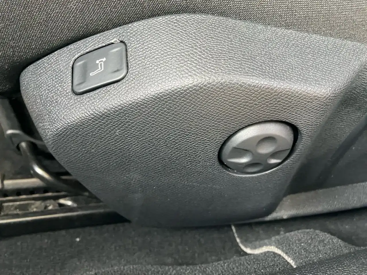Peugeot 508 1.5 BlueHDi 130 SW Allure LED+Navi+SHZ+Kam. 28