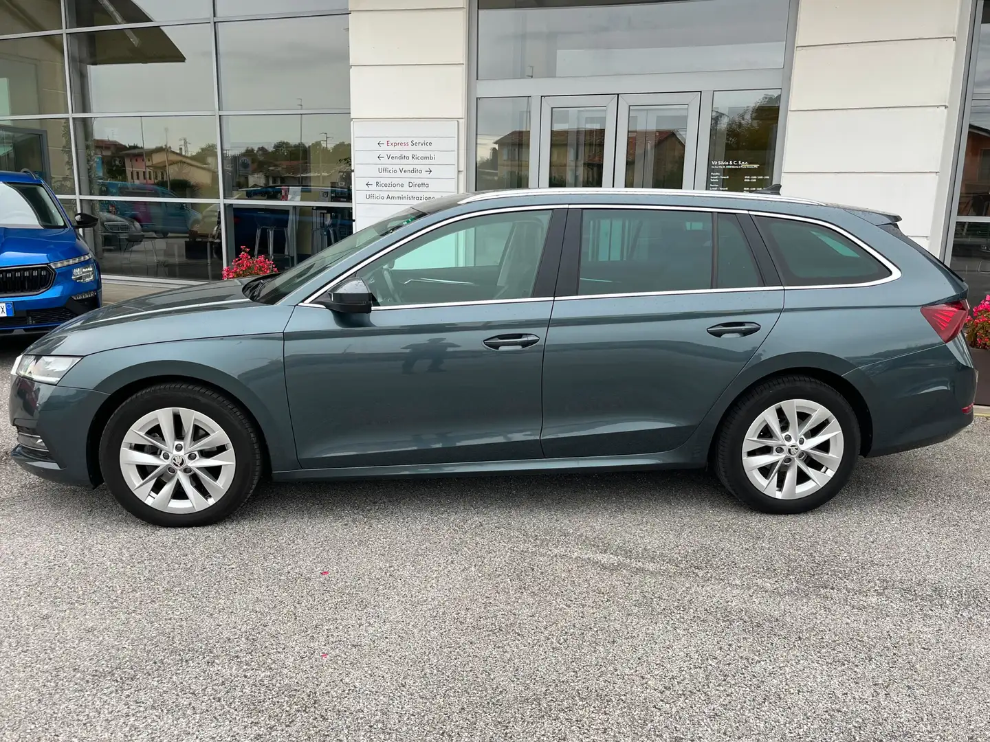 Skoda Octavia Octavia IV Wagon 2.0 tdi evo Style 150cv dsg Grigio - 2
