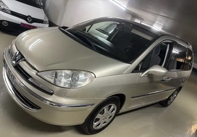 2008 Peugeot 807 in Beige for sale